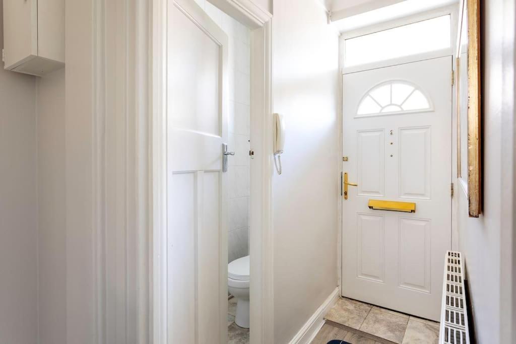 Kensington Balcony Condo For 6 London Luaran gambar
